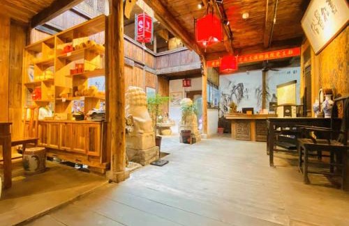 Tunxi House | Old Street Courtyard (Free Pick up Service)