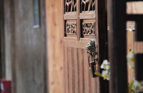 Tunxi House | Old Street Courtyard (Free Pick up Service)