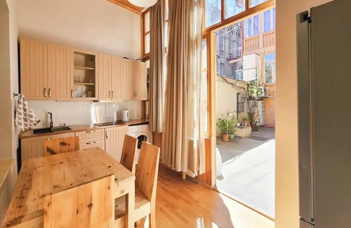 Tbilisi City Centre House | Old town - best location, perfect apartment, safe