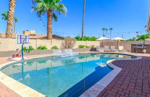 Scottsdale Highlands House | Old Town Heated Pool Hot Tub Putting Green
