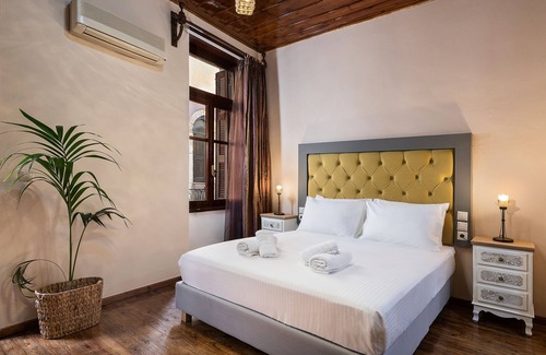 Old Town House | Old Town Suites