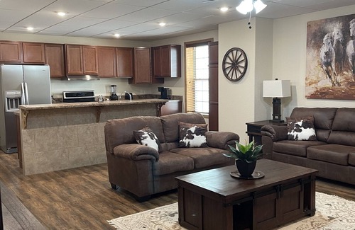 Dodge City Apartment | Old West themed 2 Bedroom Apartment Downtown close to all tourist attractions