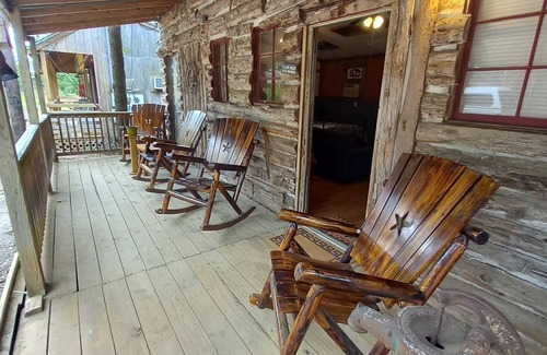 Canton Cottage | Old Western Bunkhouse Sleeps 9 "Trail's End Corral"