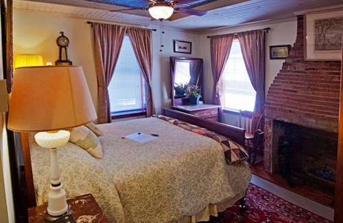 Winterport Bed & Breakfast | Old Winterport Commercial House