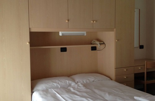 Cavedago Hotel | Olisamir