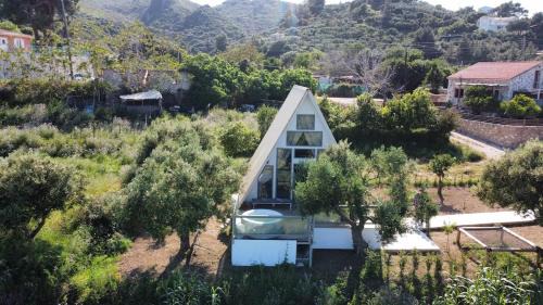 Karpenisi House | Olive Frame
