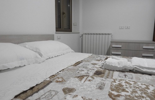 Piane d'Archi-Quadroni Apartment | Olive trees stay between sea and mountains