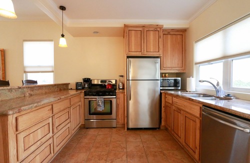 Paso Robles House | Olive with a Twist-Right in the Heart of Paso Robles on the West Side!