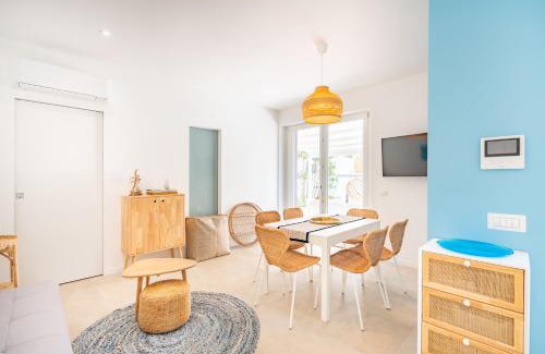 Poetto Apartment | Oltremare, Patio, two steps from the sea