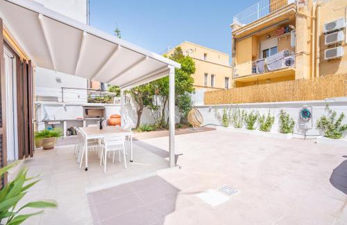 Poetto Apartment | Oltremare, Patio, two steps from the sea