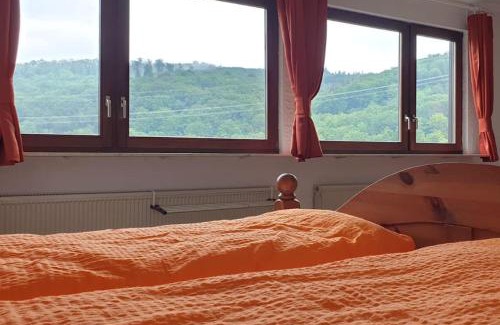 Greifenstein Apartment | Oma Lina Haus - 4 SZ 2 Bäder großer Garten und Infrarot-Sauna