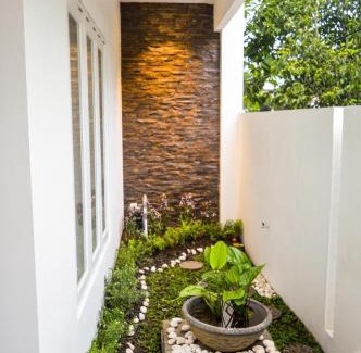Laweyan House | Omah Melati - Vacation Home