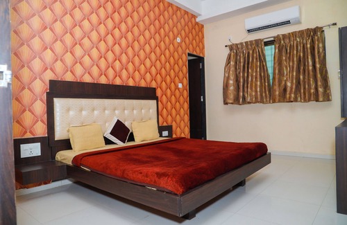 Malkapur Hotel | Omkar Resort and Lawn
