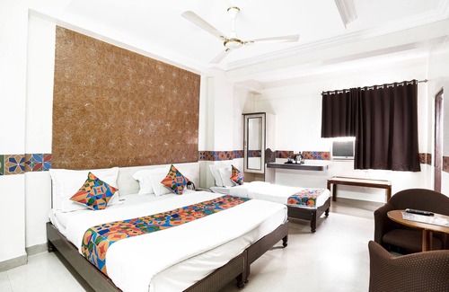 Paota Hotel | Omni Plaza