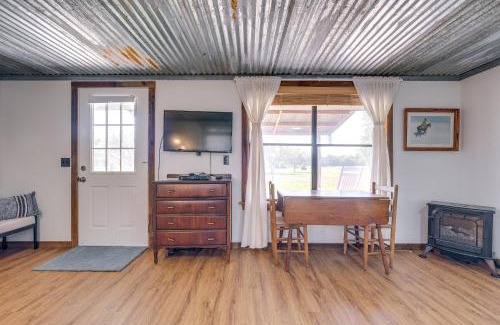 Carmine Apartment | On 60-Acre Farm with Pond Charming Carmine Studio!