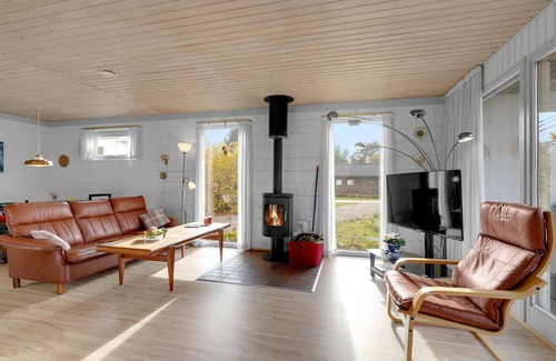 Skovgaarde House | On a beautiful natural plot with garden awaits you this vacation home with space for the whole famil