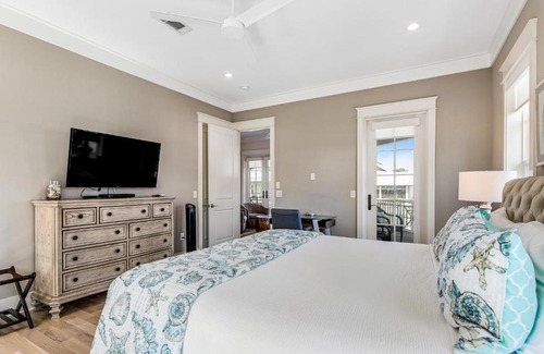 Lakeside at Blue Mountain Beach House | On Cloud 9