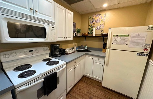 Berlin Apartment | On Main Street - Apartment B - Berlin, MD