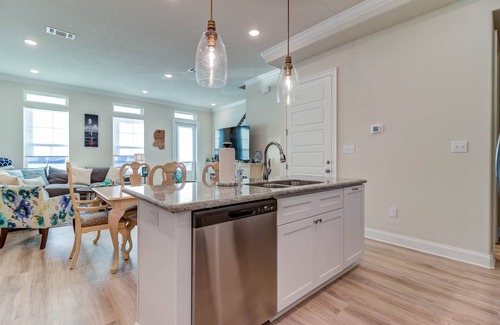 Pascagoula House | On The Dock Of The River