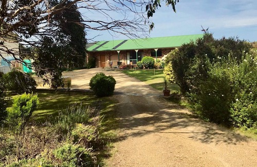 White Beach House | On The Dunes White Beach (Beach Front House)