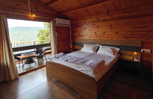 Anjanvel Hotel | On The High Ground Tourism Point
