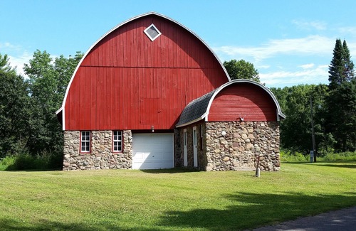 Bloomer House | On the Recreational Trails, Cozy, Pet Friendly