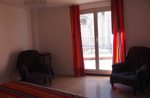 Arles City Centre Apartment | On the roofs of Arles in Provence