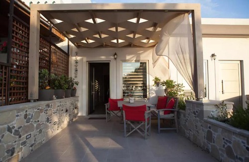 Limeniskos Apartment | On the water lodging 1