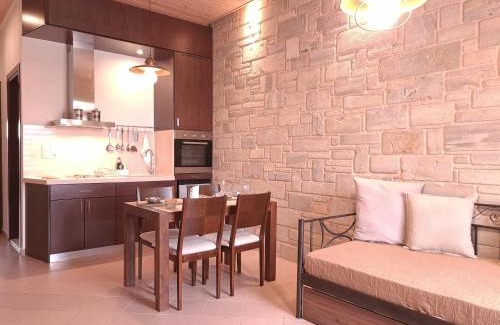 Limeniskos Apartment | On the water lodging 1