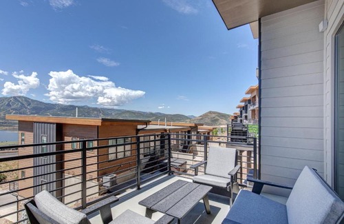Hideout House | On Top of the Mountains - Unit B