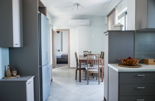 Xylokastro-Evrostina House | Onar Zin Seabliss - Penelope Poolside Getaway