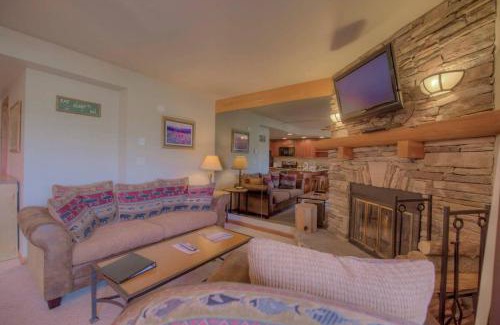 Peak 9 House | One BDR Ski in Ski Out Condo