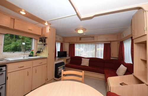 Barbrook House | One bed static with parking. Walk to Lynton Town Centre. Free fishing onsite