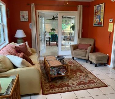 Arlington Park House | One Bed Suite near Beaches and Downtown Sarasota