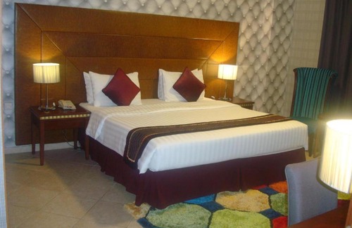 Al Mankhool Apartment | One Bedroom Apartment Near day To Day Al Karama By Luxury Bookings