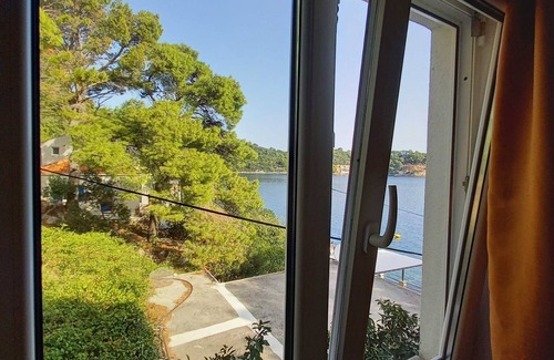 Sobra Apartment | One-bedroom apartment with terrace