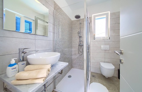 Salatic Apartment | One bedroom apartment with terrace Vrh, Krk (A-17951-c)