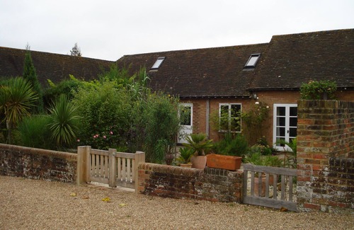 Cranbrook House | One bedroom Cottage and in anothr building separate en suite B & B family room