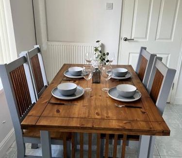 Smethwick Apartment | One-Bedroom Flat with Parking and Garden