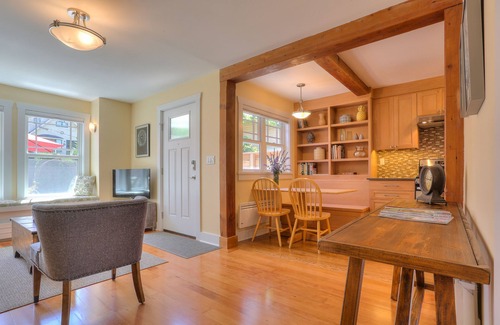 Phinney Ridge House | One-bedroom House and Patio all to yourself in a Great Location