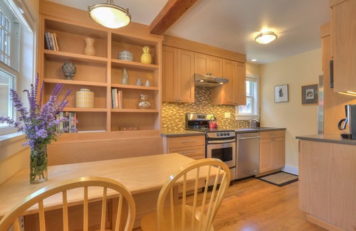 Phinney Ridge House | One-bedroom House and Patio all to yourself in a Great Location