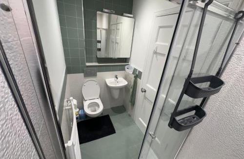 West End Apartment | One Bee