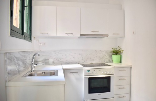 Psirri House | One Building with 4 Unique Apartments and Green Rooftop! EP9bdng