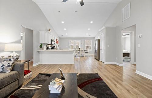 Spring Hill House | One level modern Spring Hill home