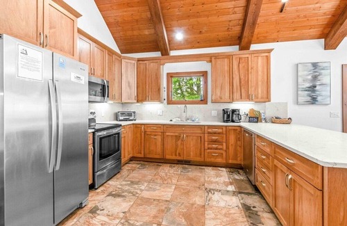 Big Bay House | ONE OF A KIND FAMILY BEACH FRONT HOME ON LAKE PETENWELL - PET FRIENDLY