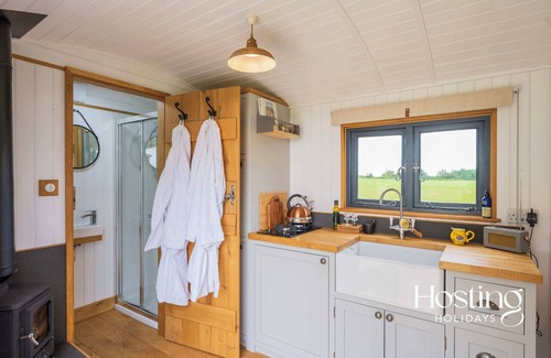 Thame Apartment | One Of A Kind Shepherds Hut With Incredible Views