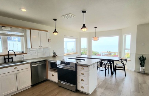 Harbor House | One of a Kind- Working Lighthouse!