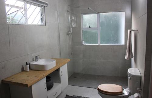 Botha's Hill Apartment | One on Old Main Unit 8