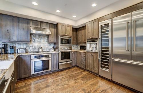 Peak 8 Apartment | One Ski Hill Place S8501