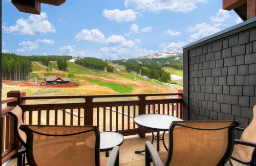 Peak 8 Apartment | One Ski Hill Place S8501